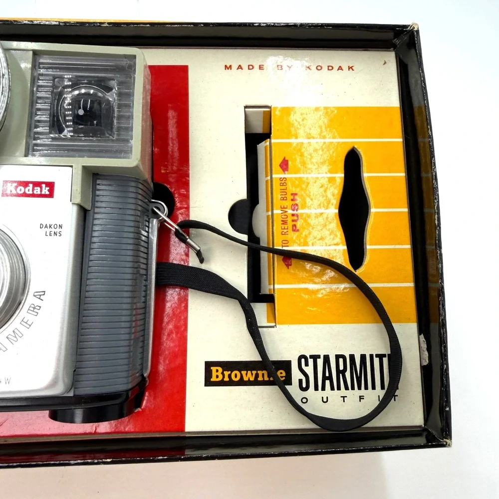 Vintage Kodak Brownie Starmite Camera Outfit 127 Film Dakon Lens Original Box